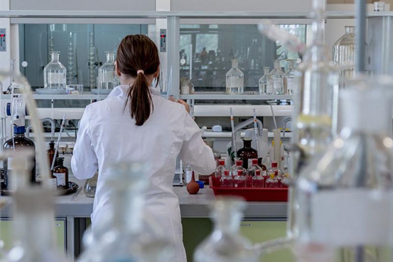 Medida y control de la conductividad en aguas para la industria farmacéutica