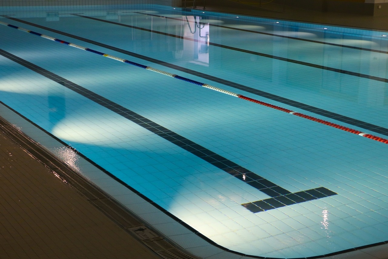 Control del pH, de la turbidez y del cloro en piscinas